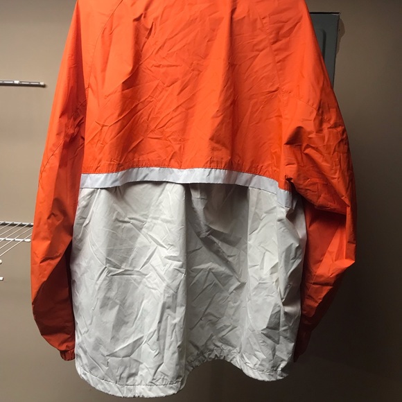 Nautica - Picture 1 of 4